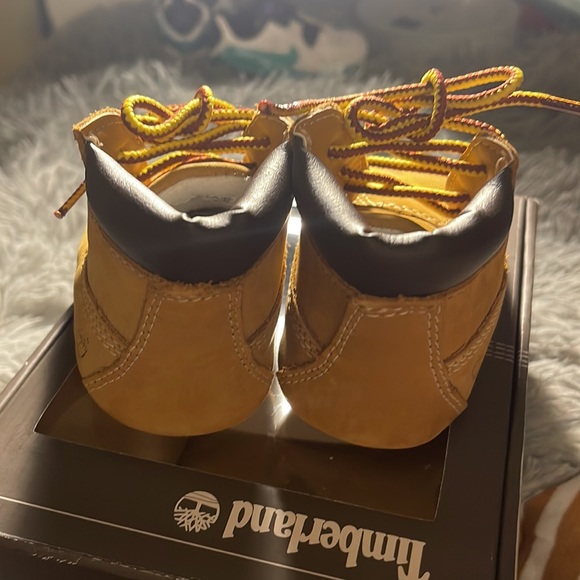 New infant timberland booties - Picture 4 of 6